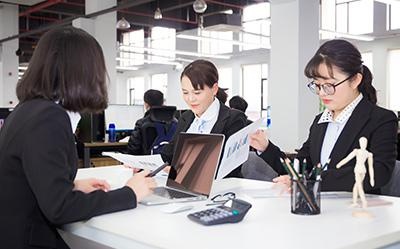 生活中为人际交往饱受困扰