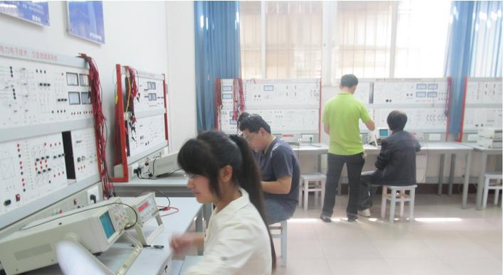 云南电子技工学校