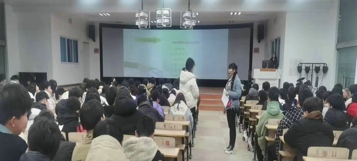 霍邱工业学校