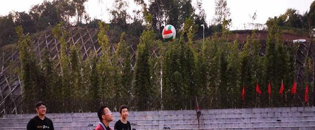 重庆史迪威外语学校高中部网站