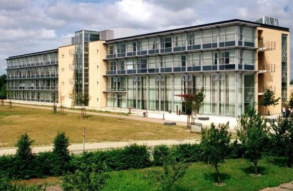 新勃兰登堡应用技术大学