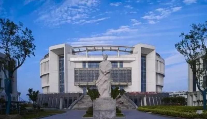 南通大学杏林学院是几本？是985和211吗？