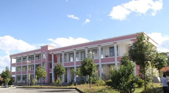 腾冲县职业高级中学招生办