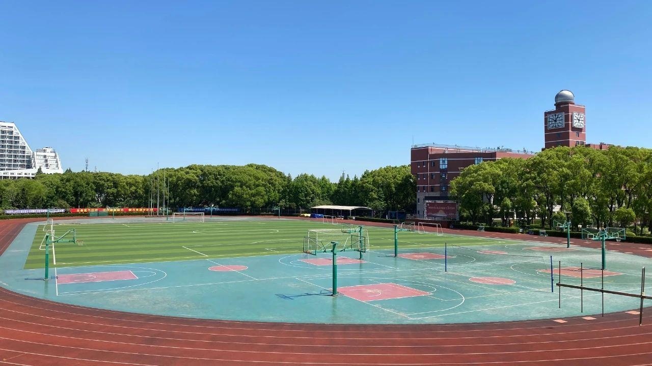 美国蓝带汇点高中.jpg