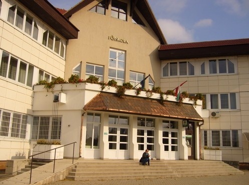 圣伊斯特万大学