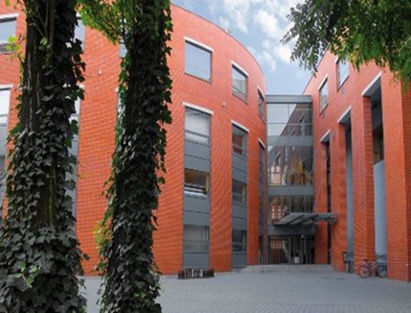 华沙社会科学与人文学校