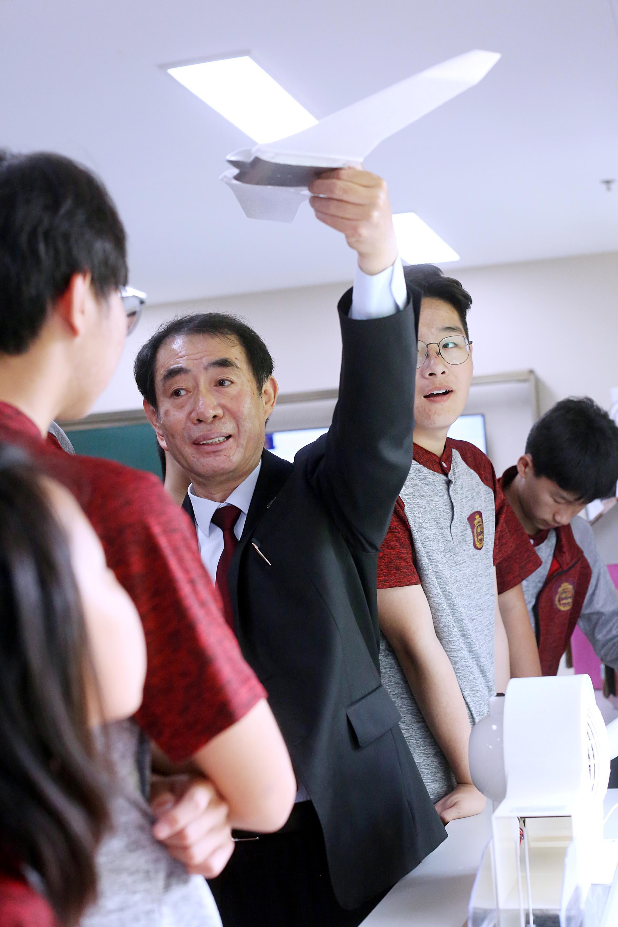 明诚外国语学校