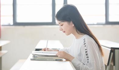 掌握4500+单词的大学生或英语能力优秀的中学生