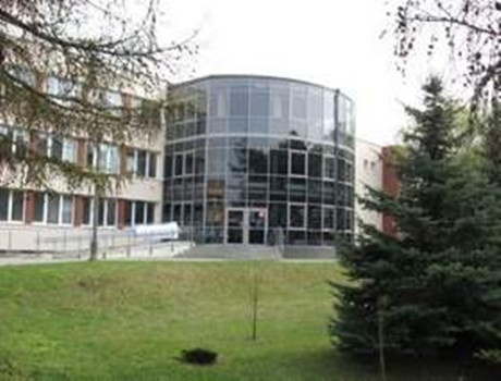 罗兹人文与经济院校