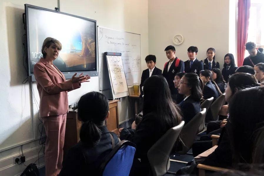 上海阿德科特学校移动课堂.jpg
