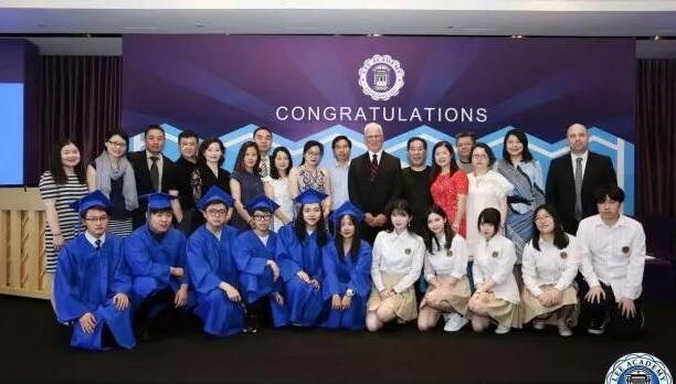 美国Lee Academy2018届毕业典礼.jpg