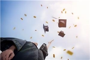 上海财经大学在职研究生不考试直接入学吗