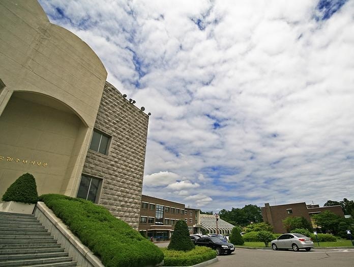 三育大学