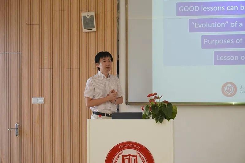 副校长施毅老师.jpg
