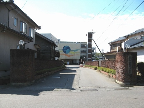 仁爱女子短期大学