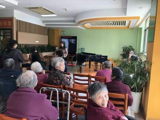 养老院音乐会.jpg