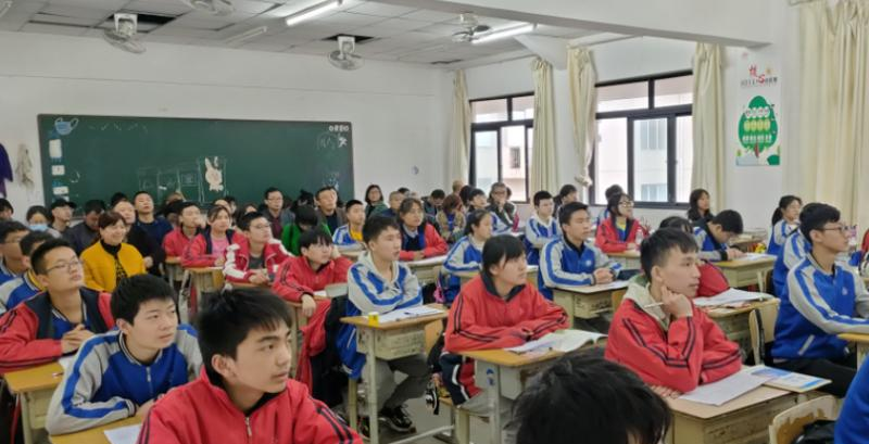 都江堰玉堂中学2022年学费、收费多少