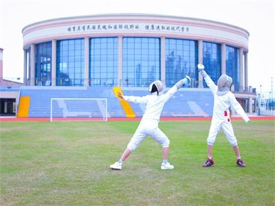 张家港外国语学校