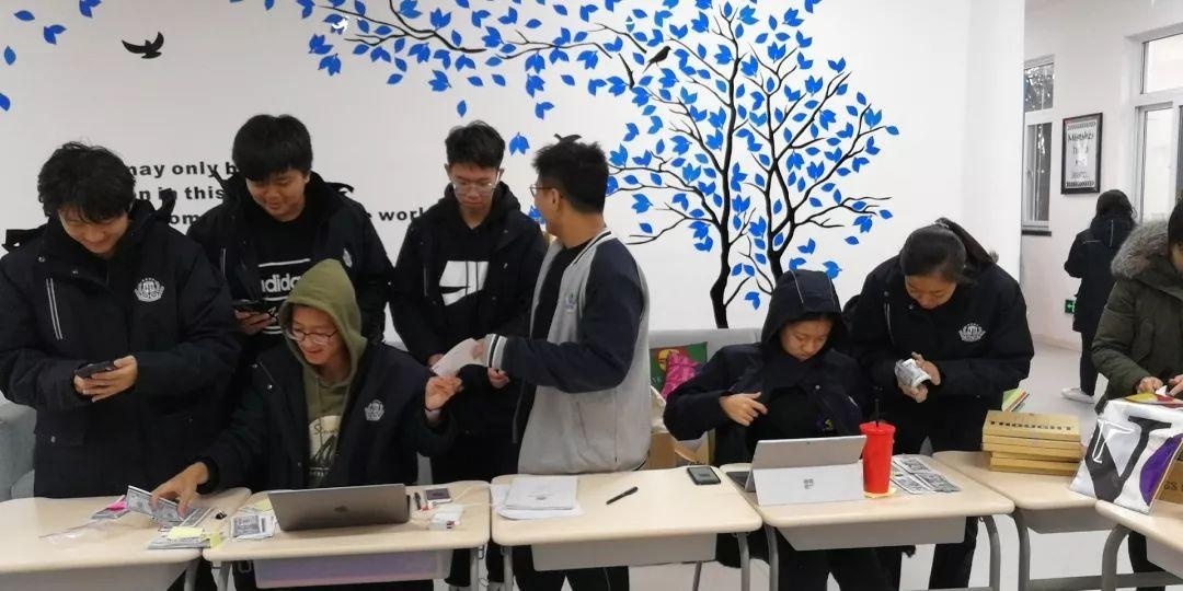 上海宏润博源学校感恩节活动.jpg