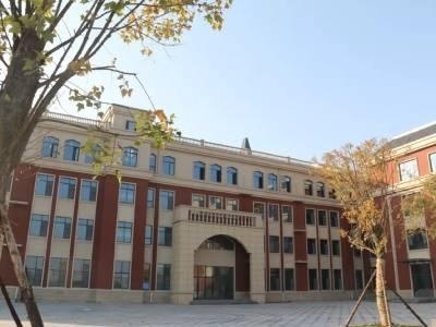 襄阳枫叶国际学校