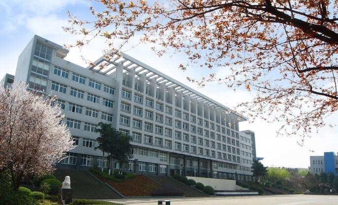 重庆三峡医药高等专科学校2020年学费、收费多少