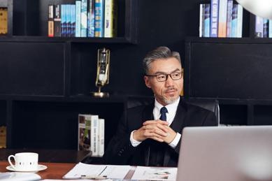 具有10年以上工作经历者