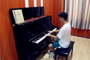 广东实验中学IFPAD国际艺术高中部琴房