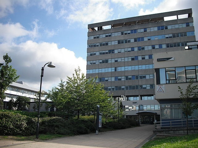纽卡斯尔学院