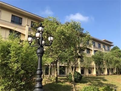 启东启迪外国语学校