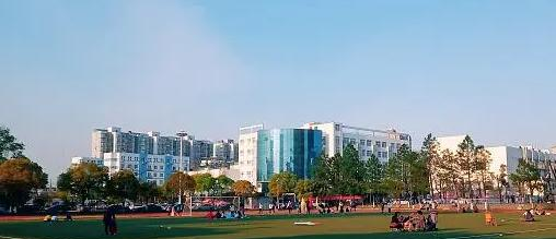 新疆广播影视学校地址在哪里，哪个地区，哪个城市?
