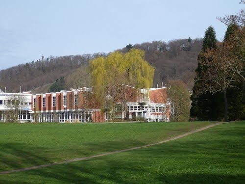 阿沙芬堡应用技术大学