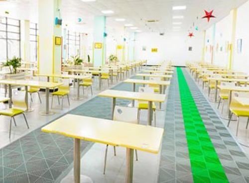 中加枫华国际学校餐厅