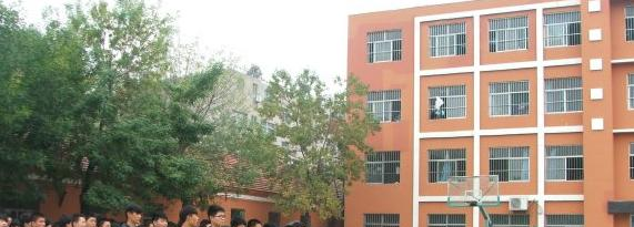 张家口华溢中等专业学校