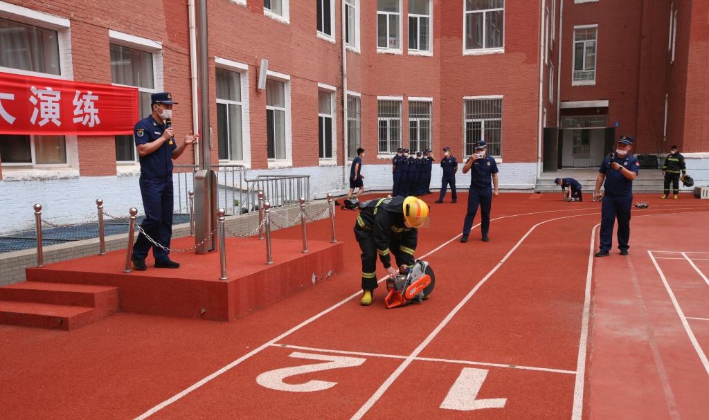 大连铁路卫生学校