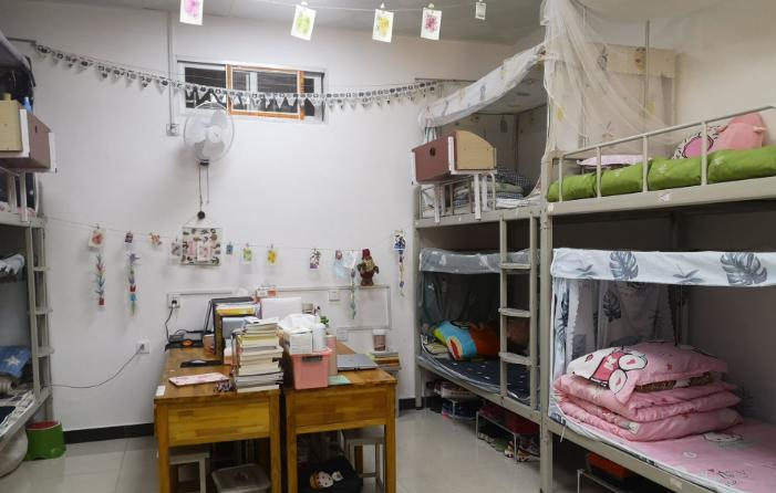 重庆华绣服装中等专业学校