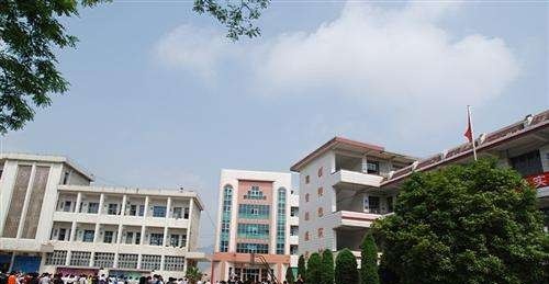 丹寨县中等职业技术学校2018年报名条件、招生对象