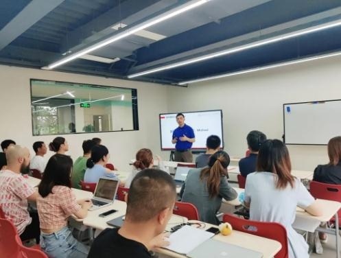 美中国际爱智学校