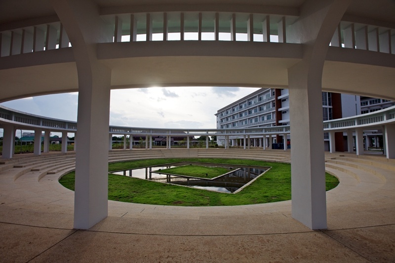 曼哈库特佛教大学