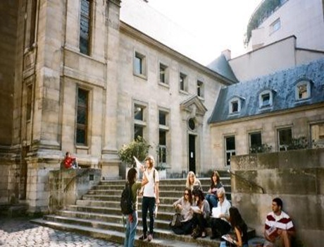 巴黎美国大学