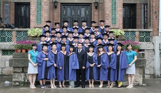 中山大学房地产EMBA培训班学员合影