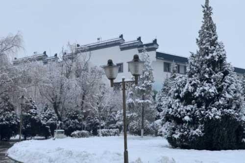 北京明诚外国语学校