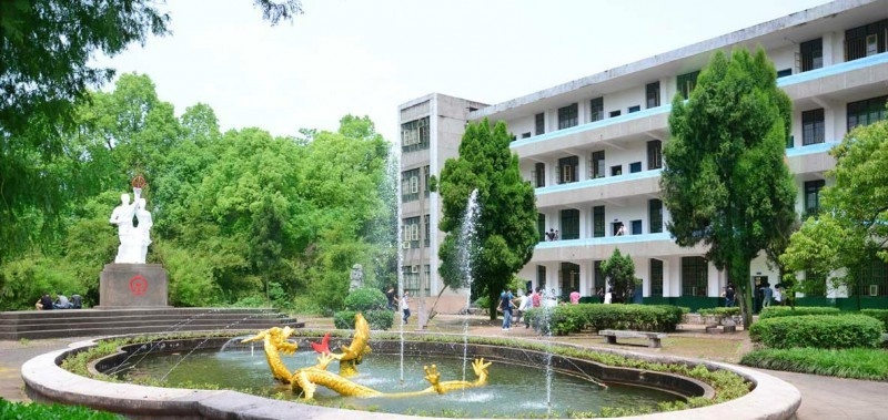 肇庆工业贸易学校