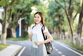 在校学生