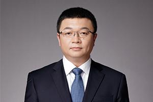 何弋 校长