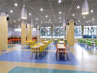 学校餐厅