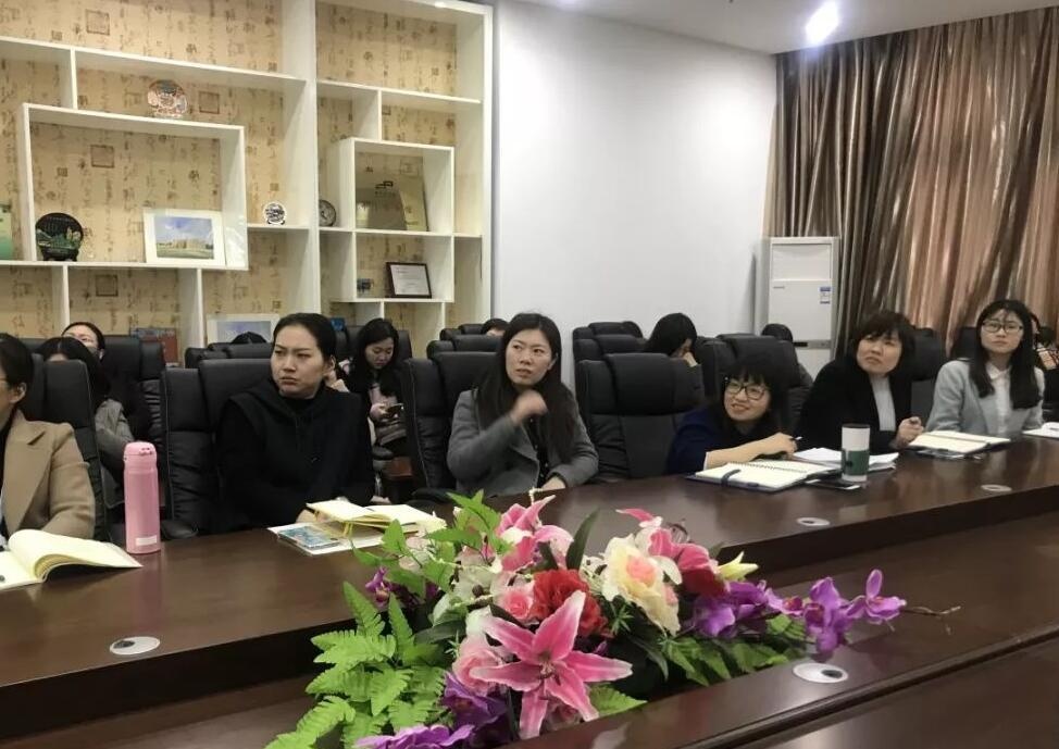 教师培训.jpg