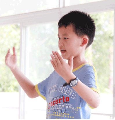 李阳疯狂英语通过演讲重拾对英语的自信