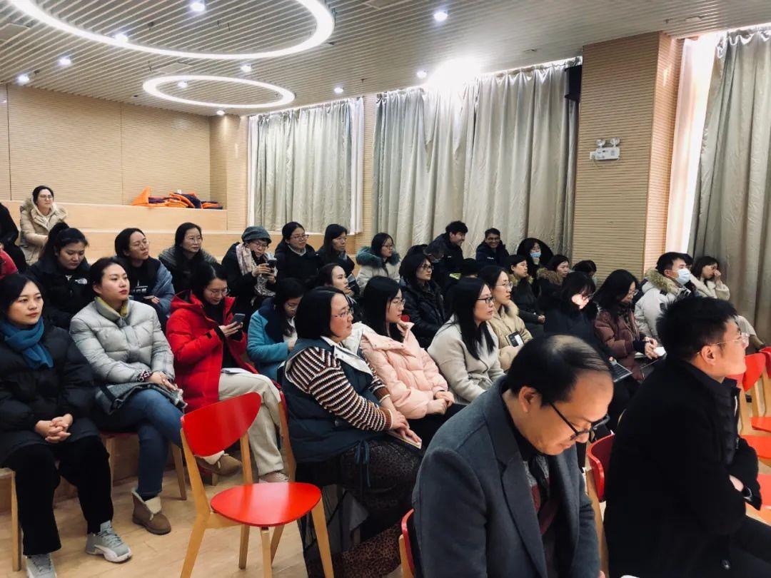 上海金苹果双语学校国际部师资培训.jpg