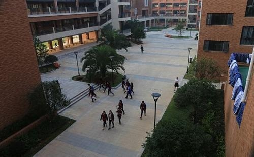 海亮外国语学校