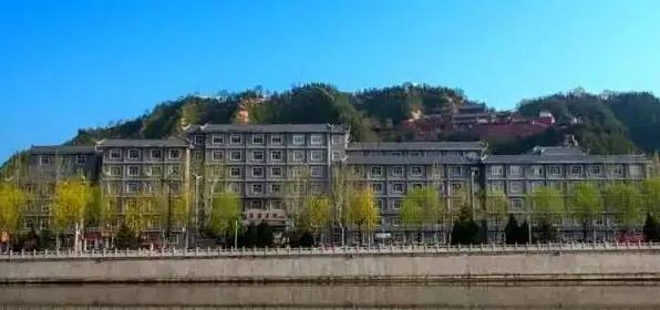 吕梁市卫生学校